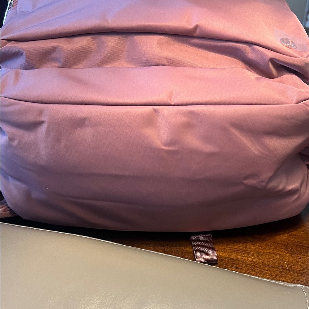 Lululemon Everywhere Backpack 22L
Metal Hardware - Picture 9 of 17